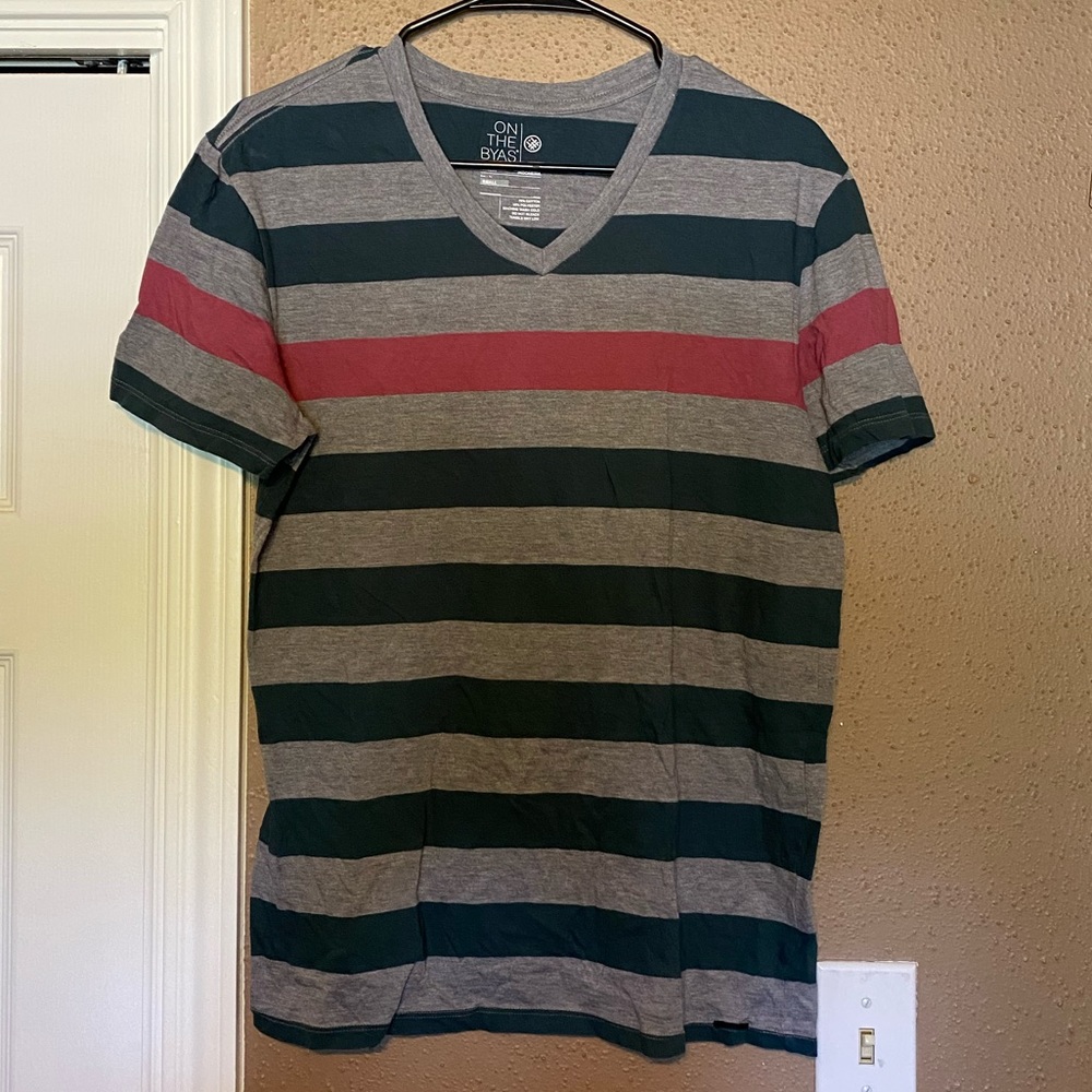 On The Byas V-neck T-shirt. Size Small.
